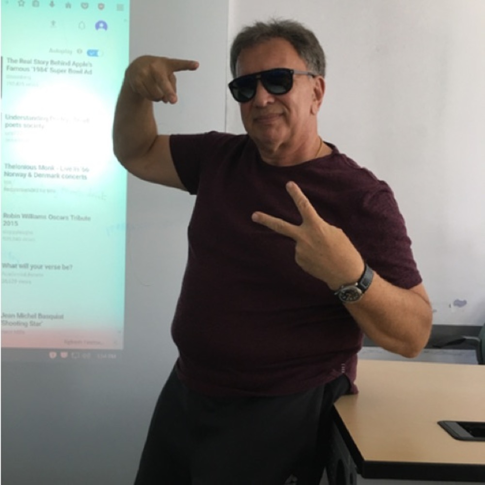 Meet your Posher, Victor